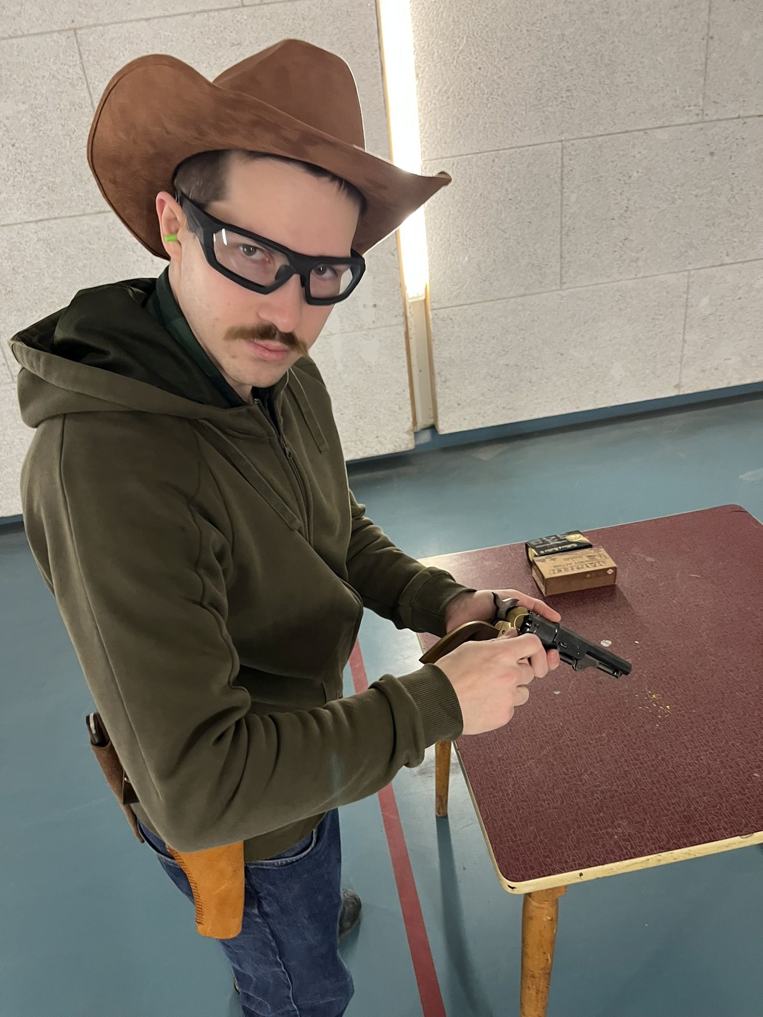 Lukas Hürtgen ISB Sportleiter Cowboy Revolver