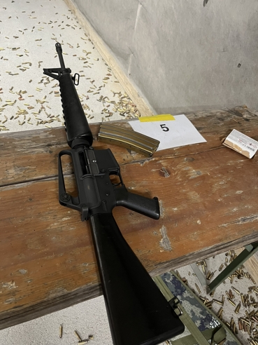 M16 A1 auf Tisch